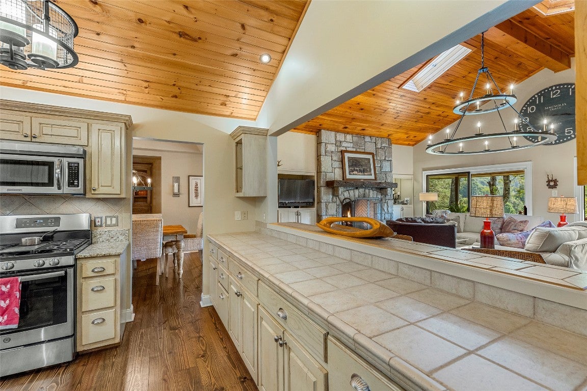 36 Rocky Ridge Road Highlands, NC 28741 - Photo 12 of 37 Gallery Image 12