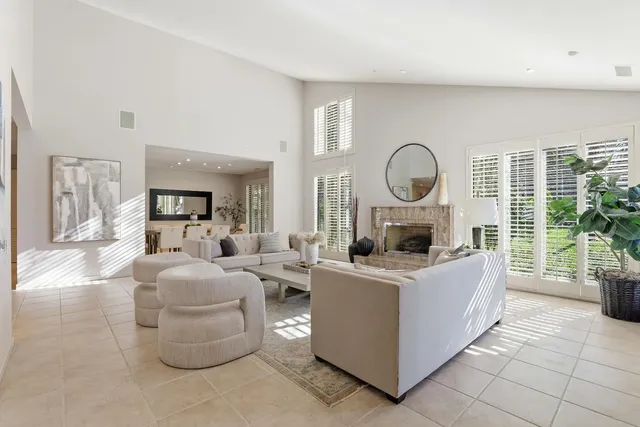 a kitchen that has a stove and a refrigerator