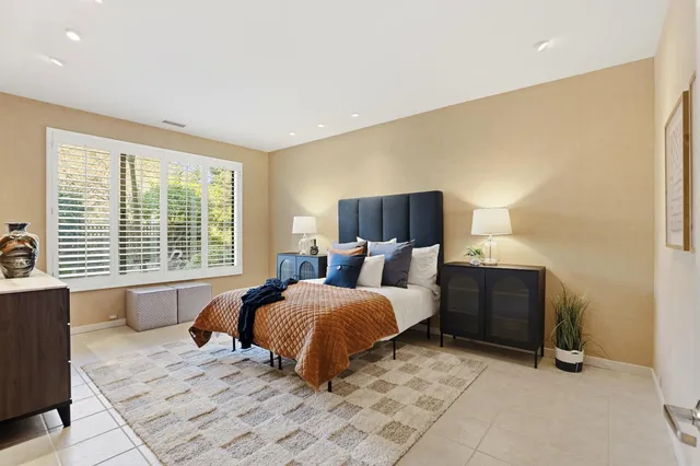 a view of yard with green space