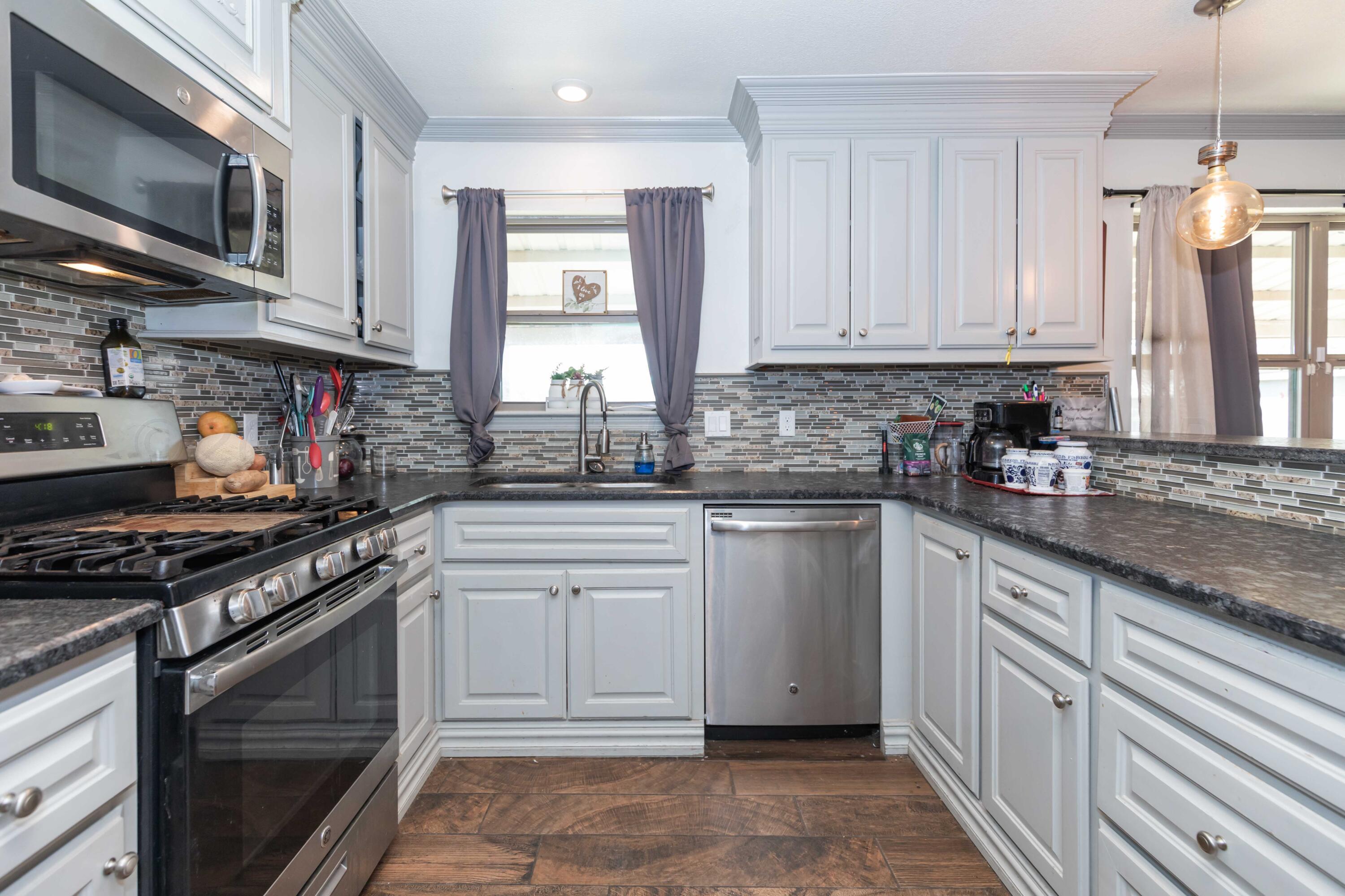 5107 Shield Drive Amarillo, TX 79110 - Photo 14 of 40 KITCHEN VIEW 2
