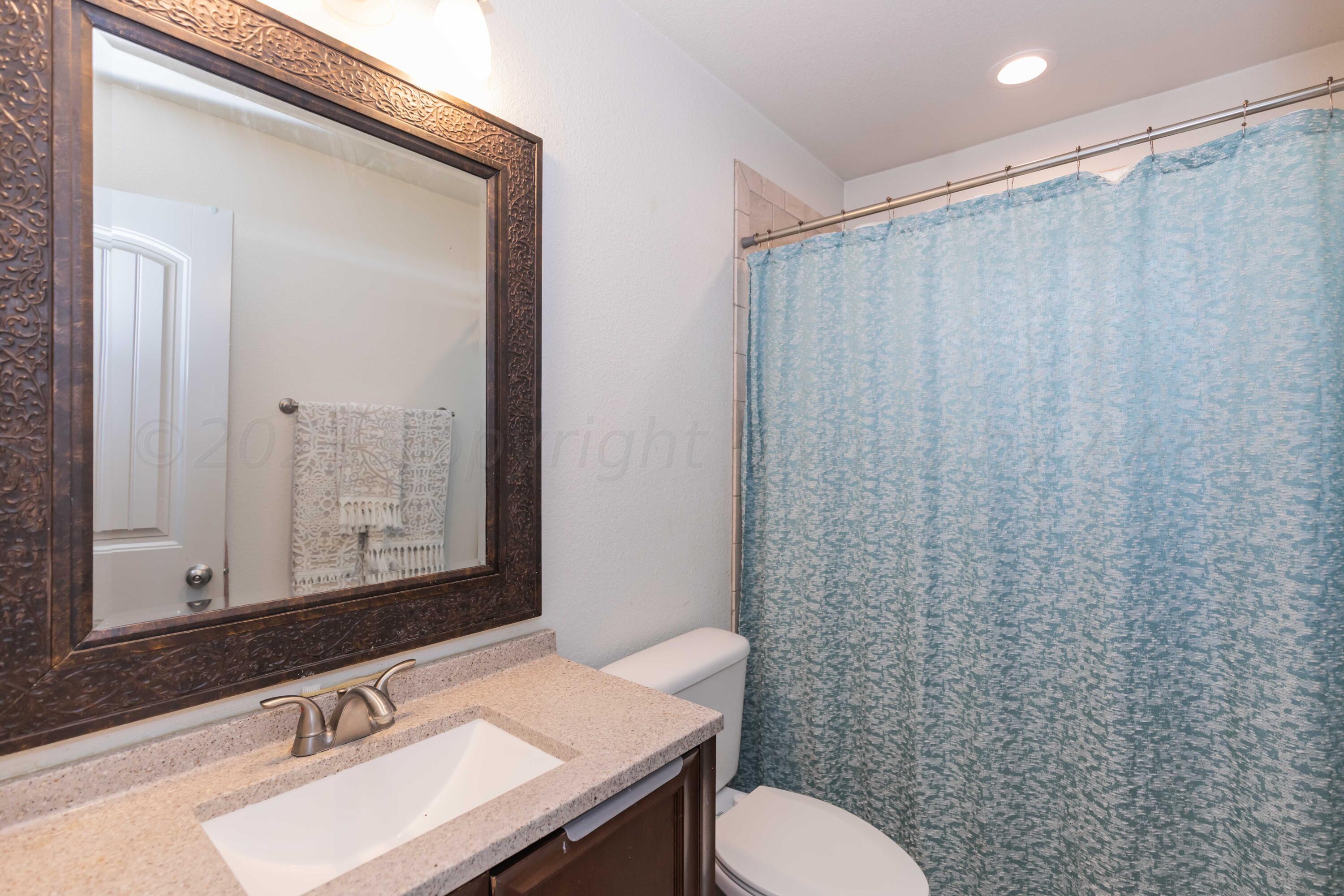 5107 Shield Drive Amarillo, TX 79110 - Photo 27 of 40 BATHROOM 2 VIEW 1