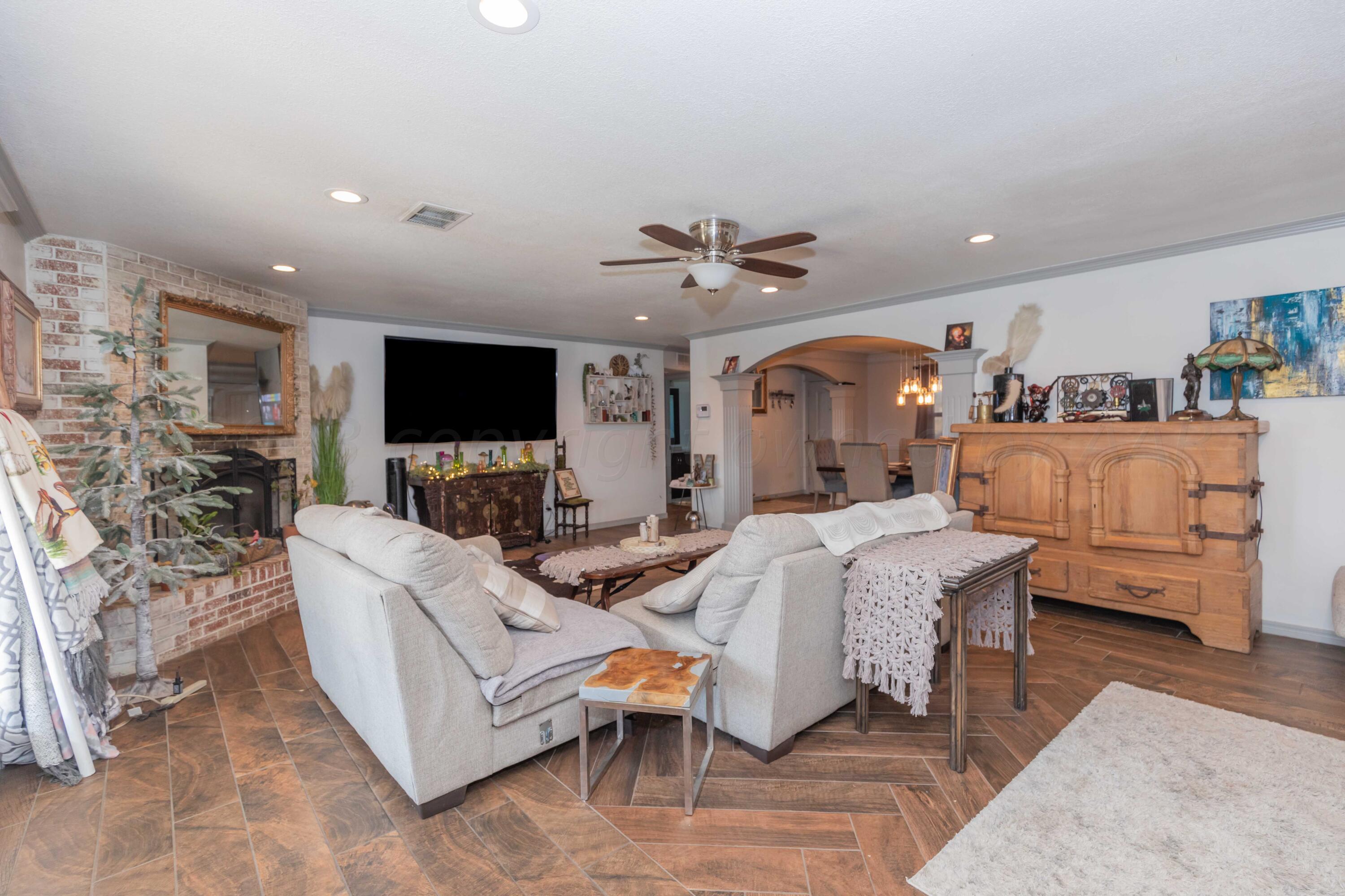 5107 Shield Drive Amarillo, TX 79110 - Photo 5 of 40 LIVING ROOM VIEW 1