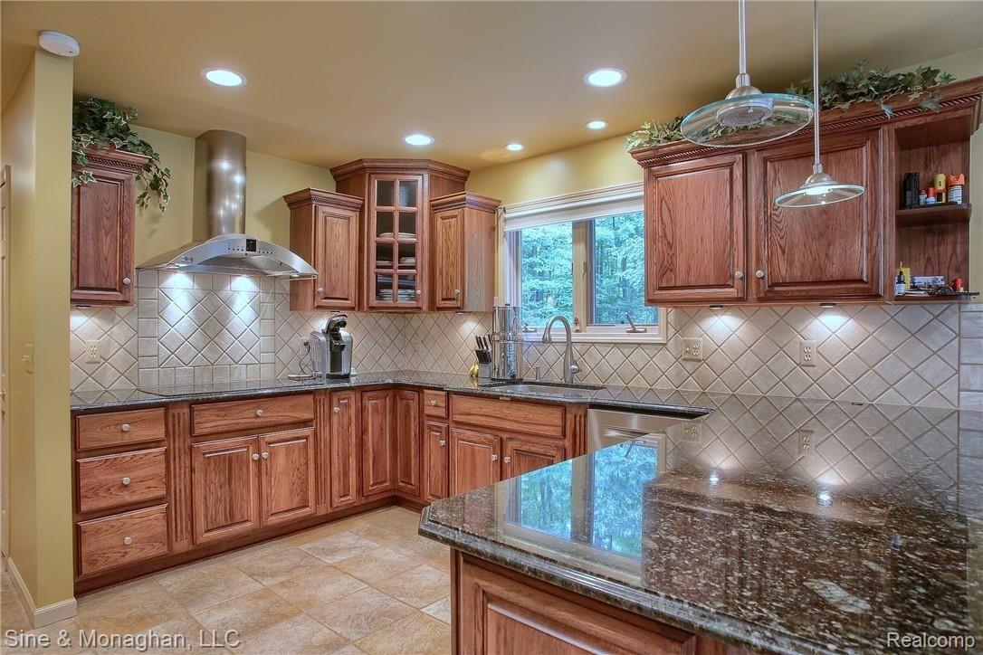 8738 Morrow Road Algonac, MI 48001 - Photo 23 of 40 Kitchen.jpg