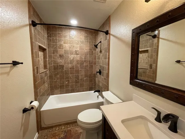 $1,950 | 102 Brentwood Drive, Leander, TX 78641