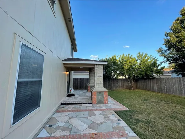 $1,950 | 102 Brentwood Drive, Leander, TX 78641