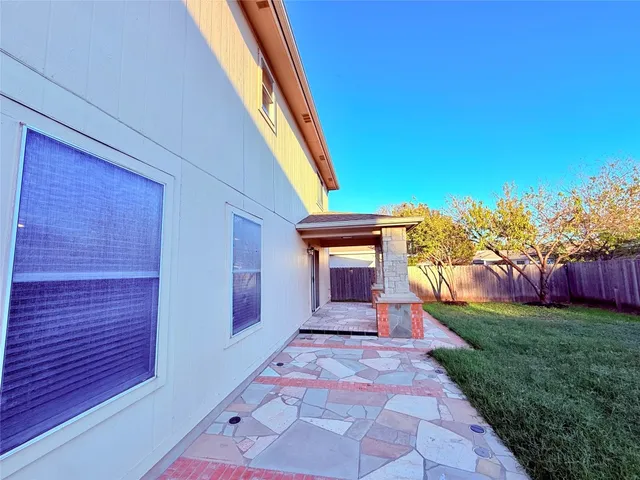 $1,950 | 102 Brentwood Drive, Leander, TX 78641