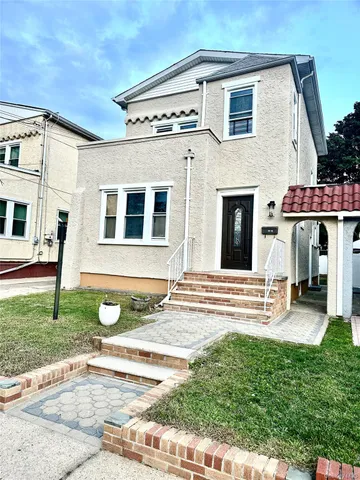 $829,000 | 137-49 231st Street | Laurelton