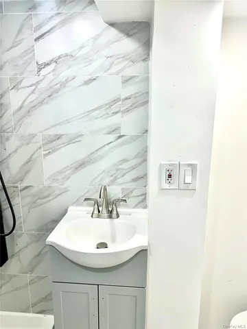 $829,000 | 137-49 231st Street | Laurelton