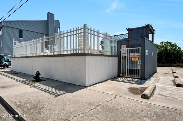 $2,000 | 901 South Lake Park Boulevard, Unit 304, Carolina Beach, NC 28428