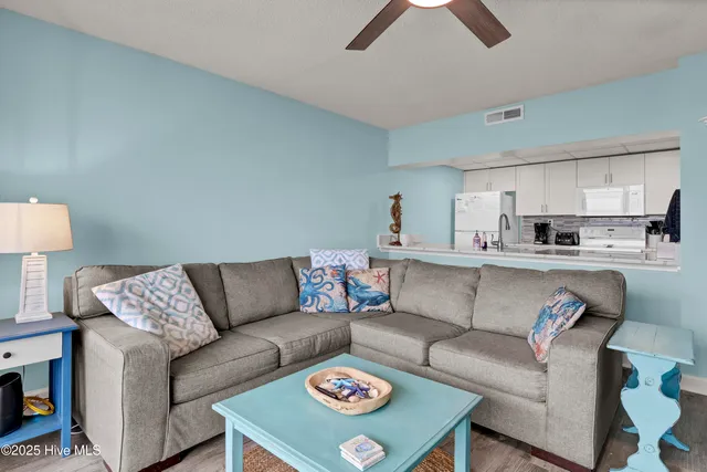 $2,000 | 901 South Lake Park Boulevard, Unit 304, Carolina Beach, NC 28428