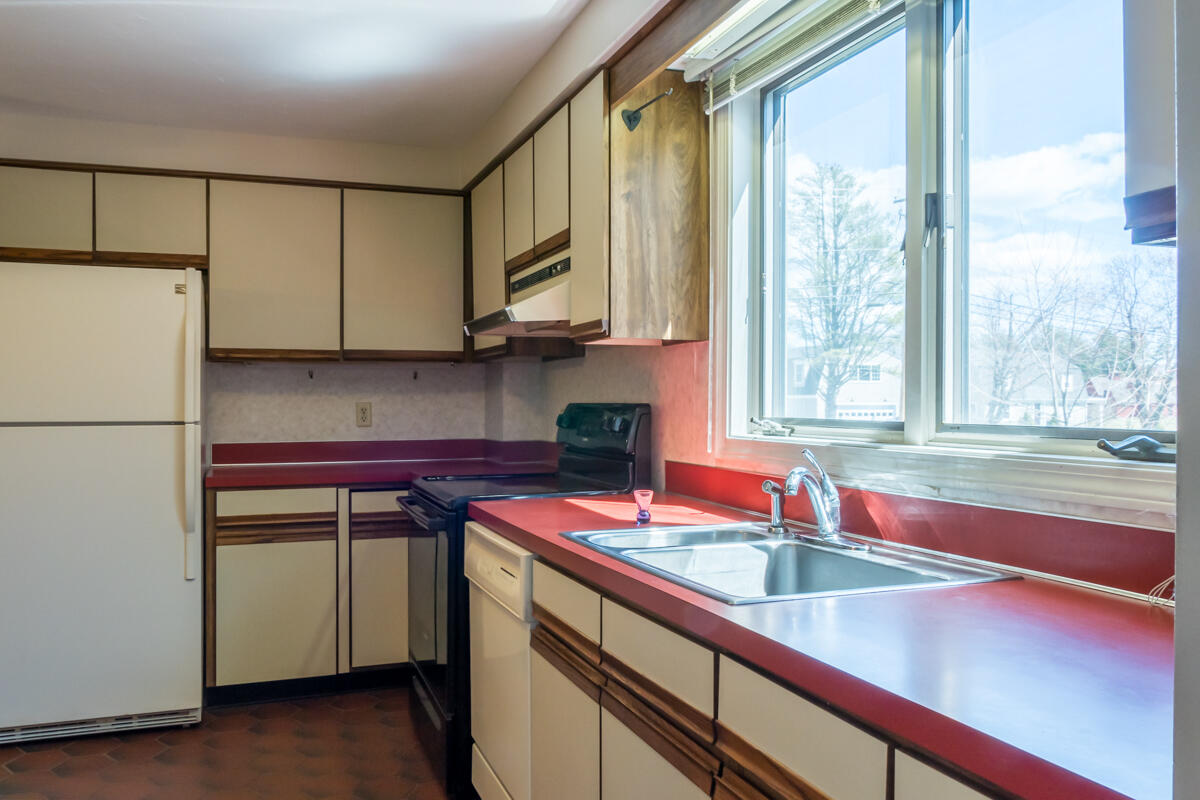 618 North Road Yarmouth, ME 04096 - Photo 3 of 48 17-Kitchen (1 of 6)