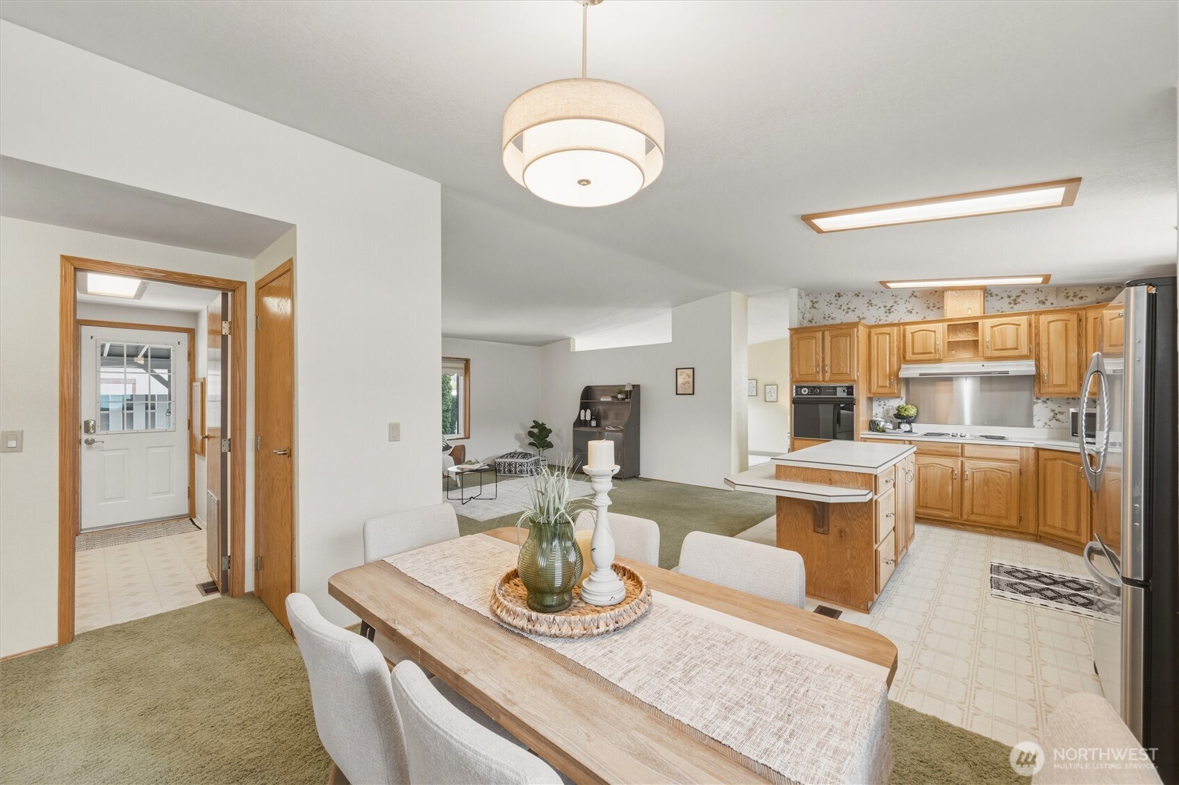 2015 24th Street, Unit 94 Bellingham, WA 98225 - Photo 16 of 40 a view of a dining room with furniture
