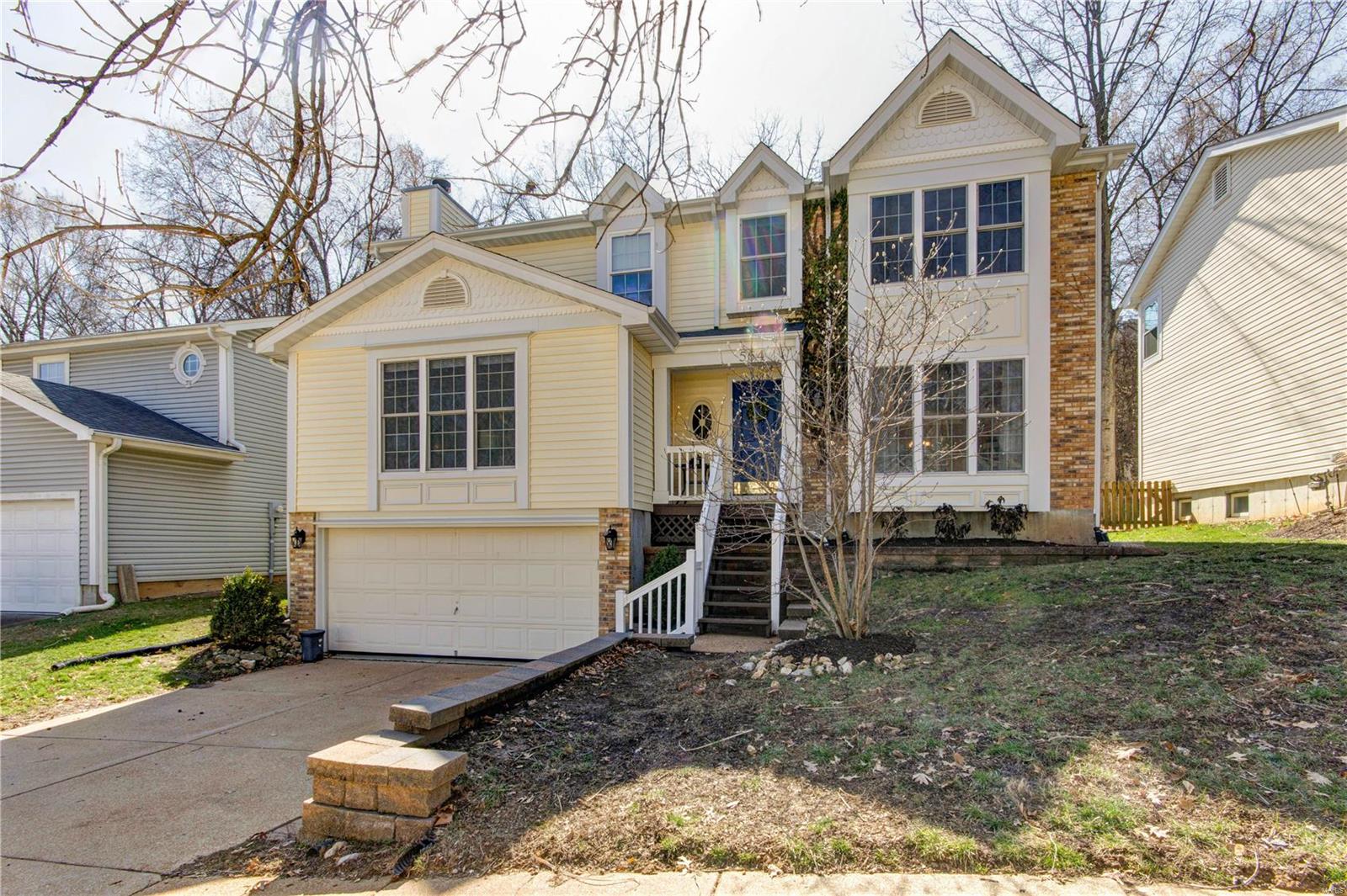 564 Woodlyn Crossing Ballwin, MO 63021 - Photo 2 of 55