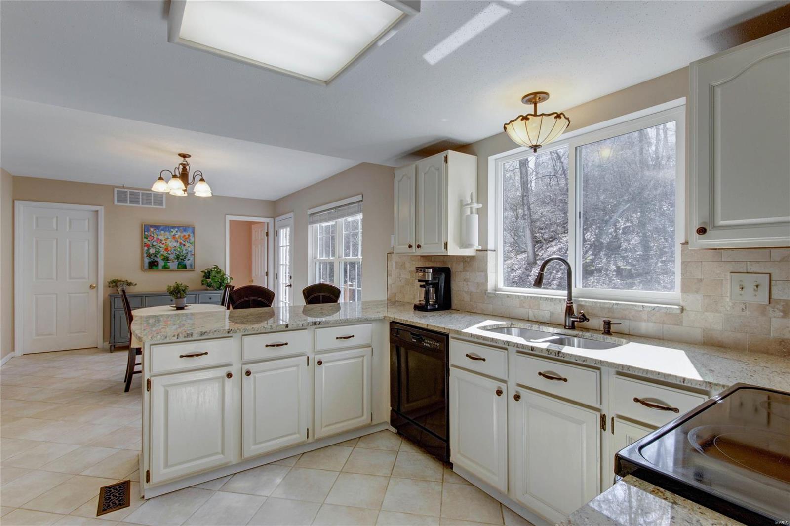 564 Woodlyn Crossing Ballwin, MO 63021 - Photo 24 of 55