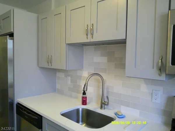 $1,900 | 7 Bashford Avenue, Unit 7B, Union, NJ 07083