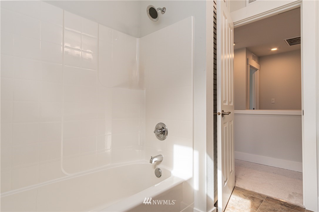 668 Lind Avenue Northwest Renton, WA 98057 - Photo 19 of 27 Gallery Image 19