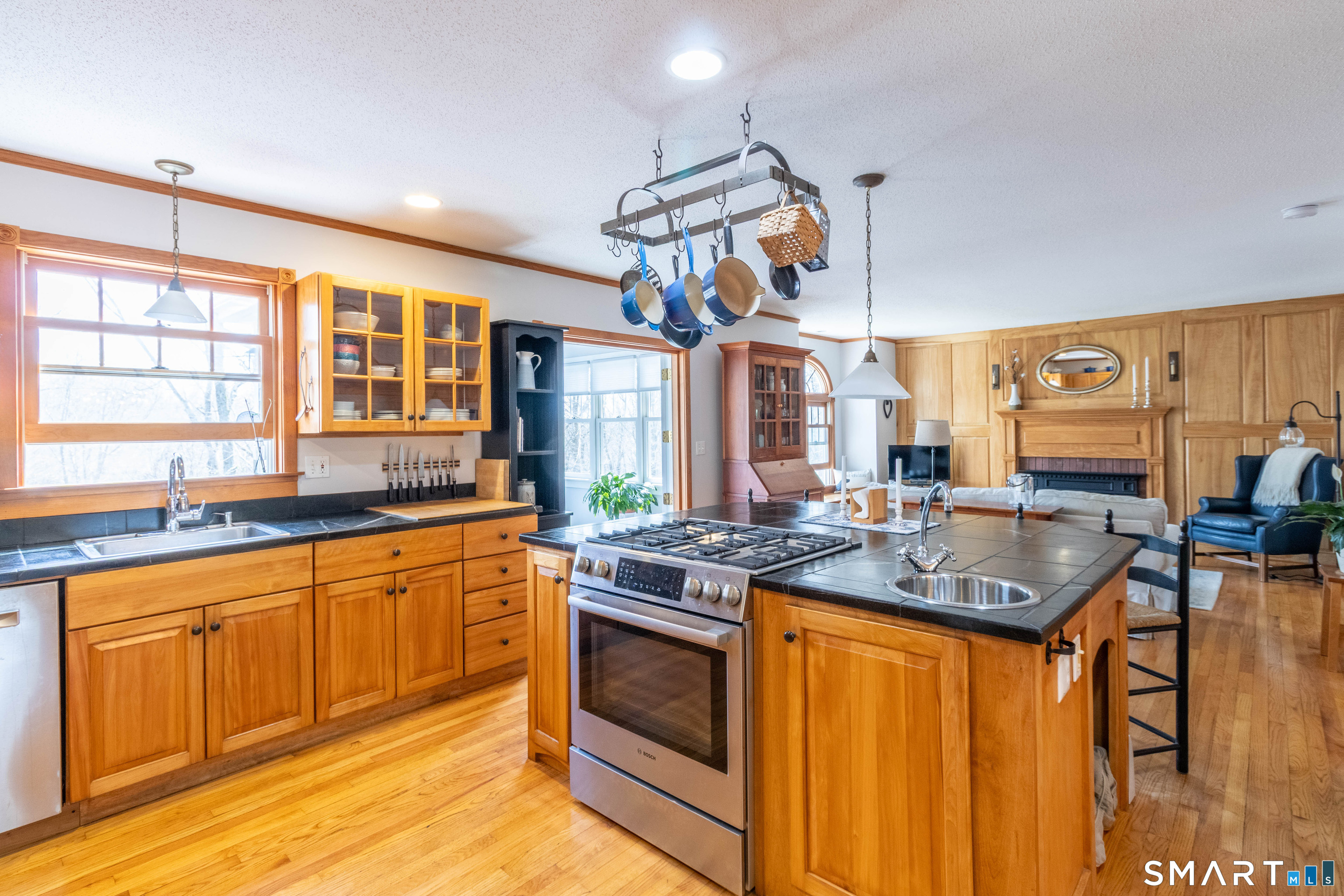 9 Rivendell Road Marlborough, CT 06447 - Photo 5 of 40 Beautiful kitchen open to the family room.