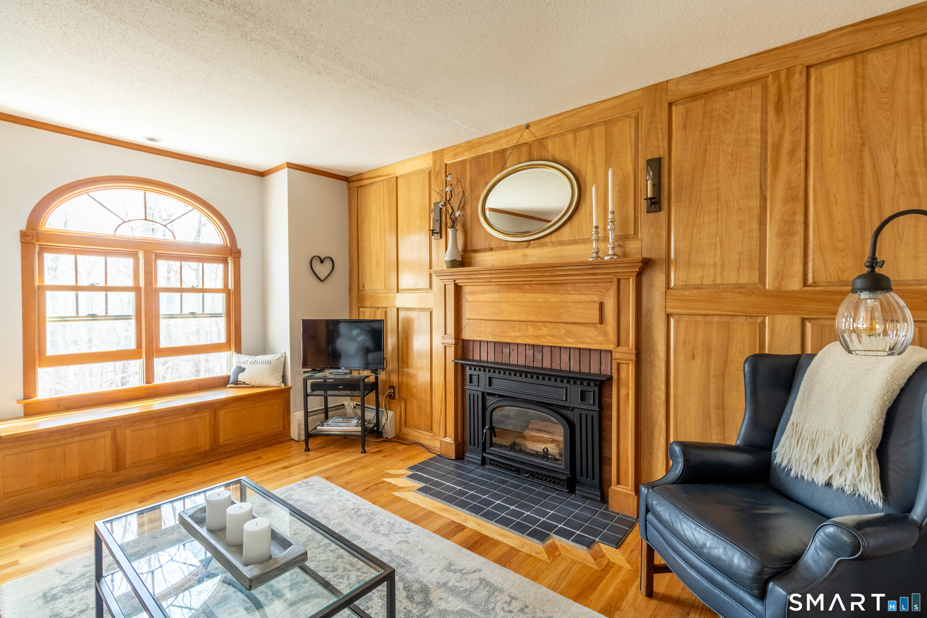 9 Rivendell Road Marlborough, CT 06447 - Photo 9 of 40 Family room with palladium window and window seat.