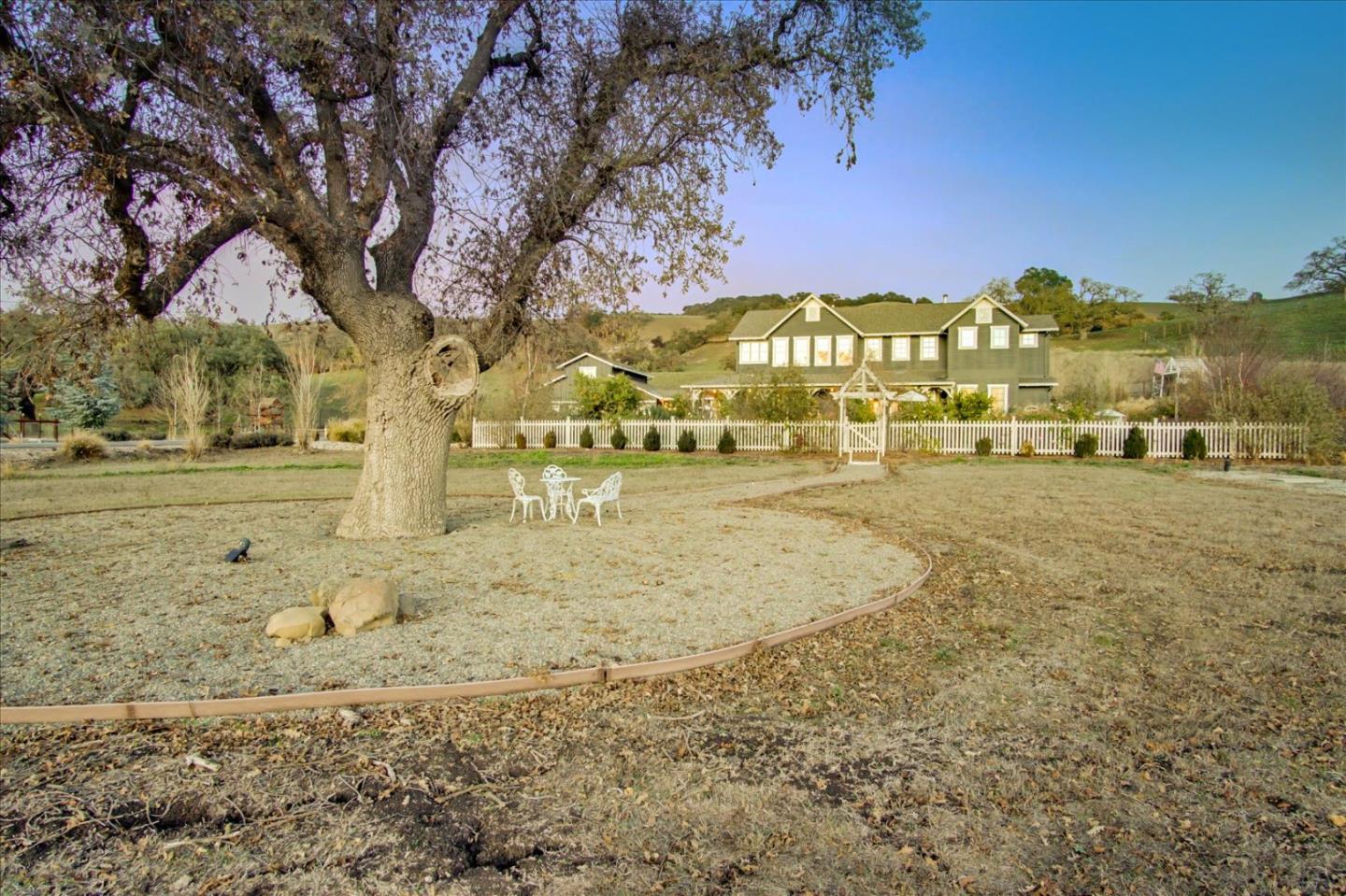 7670 Crews Road Gilroy, CA 95020 - Photo 6 of 100