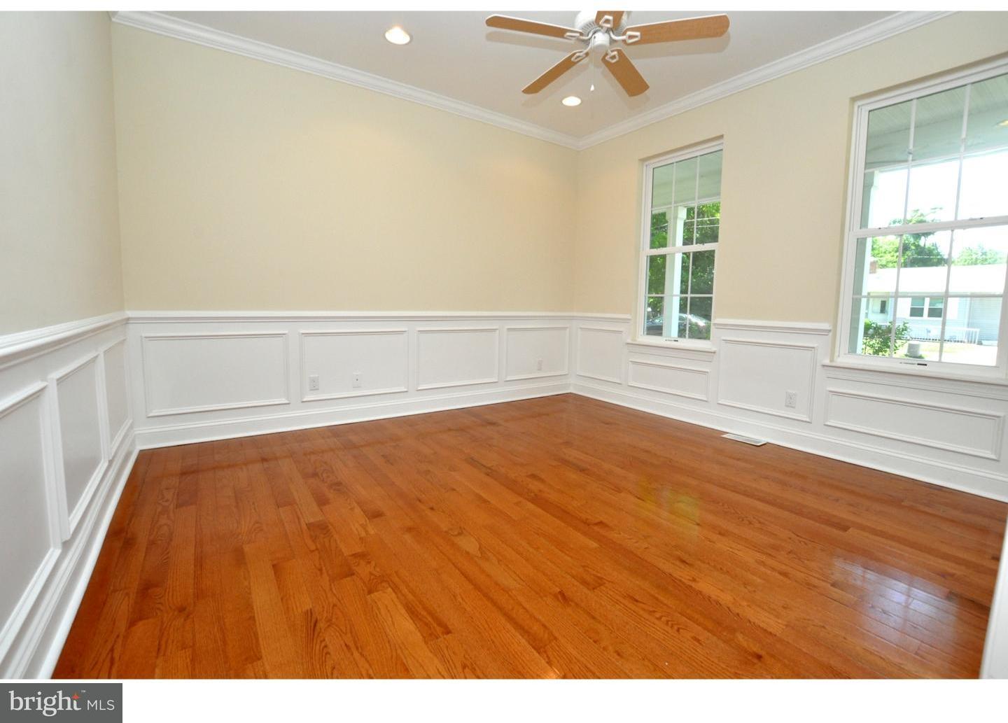 634 Union Avenue Riverside, NJ 08075 - Photo 8 of 20 Living Room