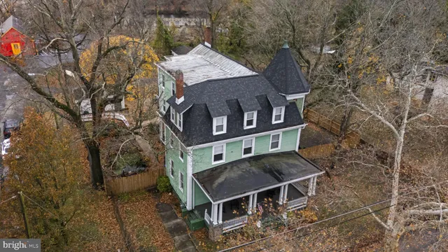 a view of a basket ball court