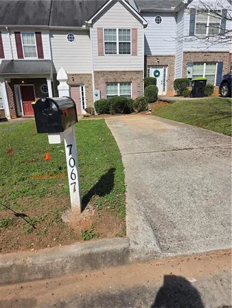 $1,850 | 7067 Brookview Circle, Riverdale, GA 30274