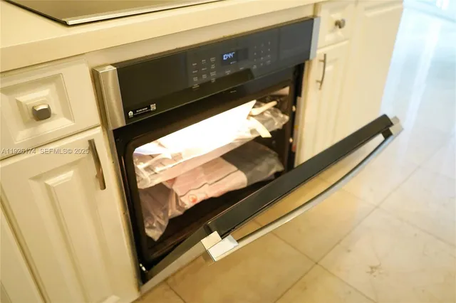 $2,000,000 | 848 Brickell Key Drive, Unit 306, Miami, FL 33131