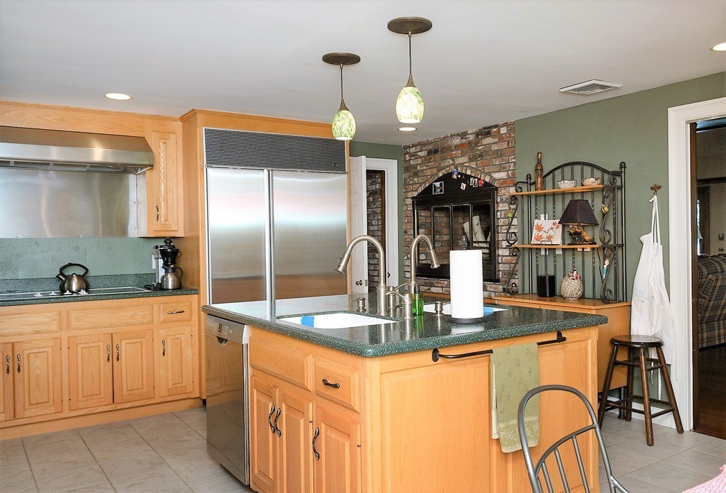 161 Gilmore Road Wrentham, MA 02093 - Photo 11 of 26 Gallery Image 11