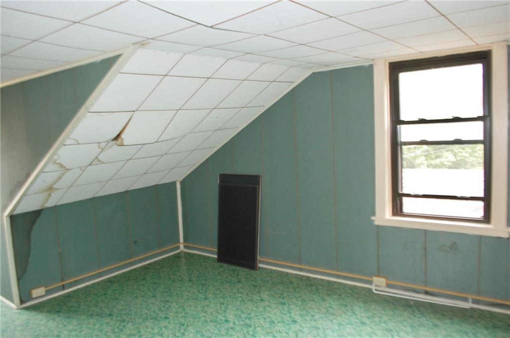 46 Solar Street Pittsburgh, PA 15212 - Photo 12 of 25 Third Floor Is Spacious