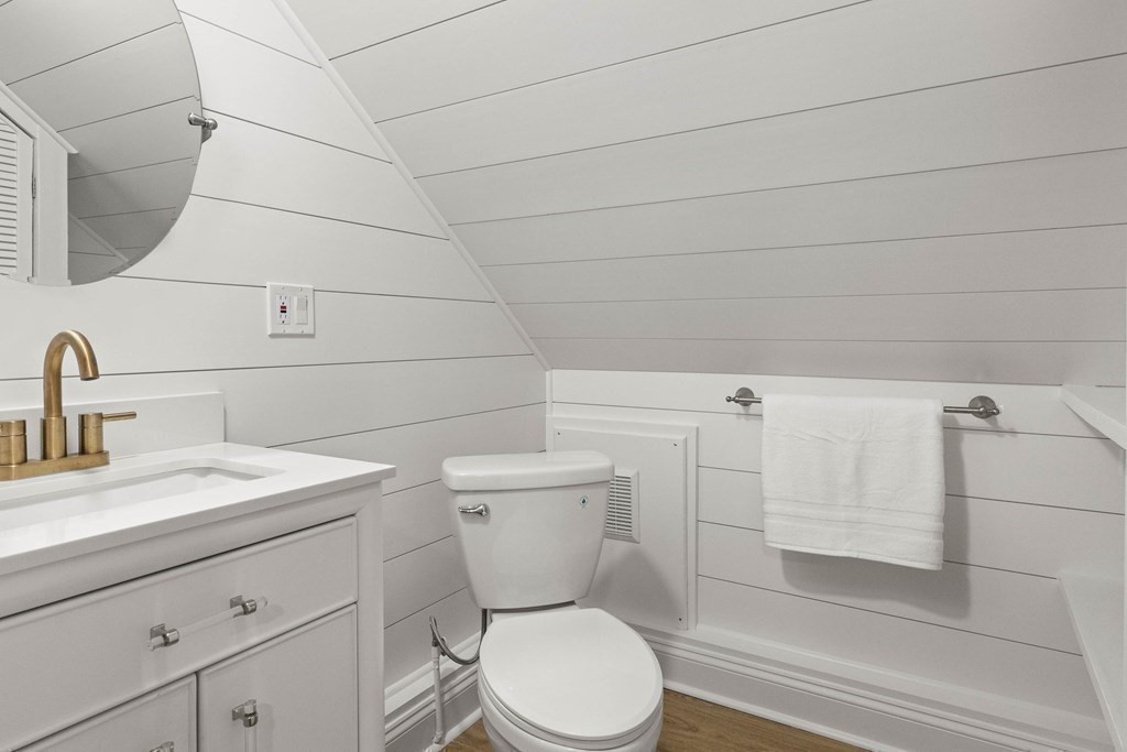 30 Chapel Street, Unit B Gloucester, MA 01930 - Photo 27 of 36