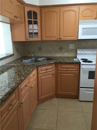 $2,400 | 8500 Northwest 8th Street, Unit 308, Miami, FL 33126