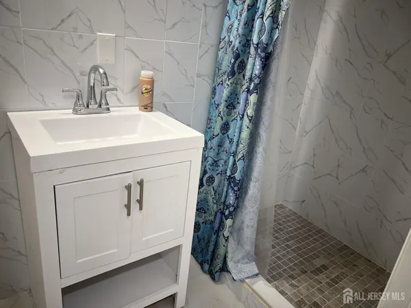 $3,550 | 30 Cypress Street, Carteret, NJ 07008