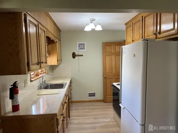 $3,550 | 30 Cypress Street, Carteret, NJ 07008