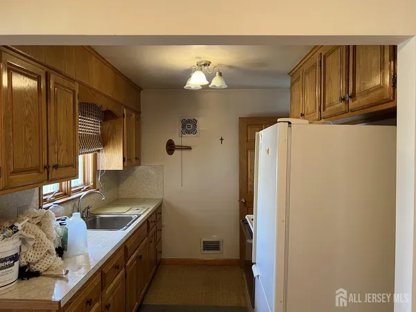 $3,550 | 30 Cypress Street, Carteret, NJ 07008