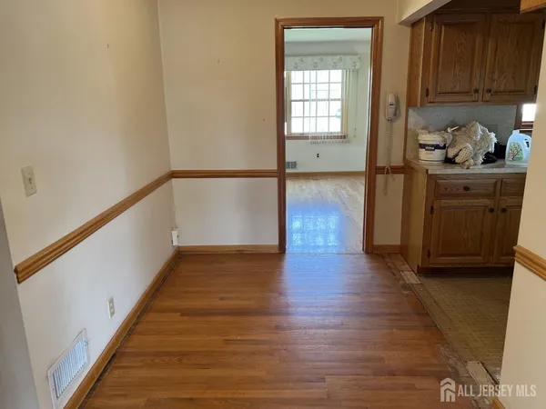 $3,550 | 30 Cypress Street, Carteret, NJ 07008