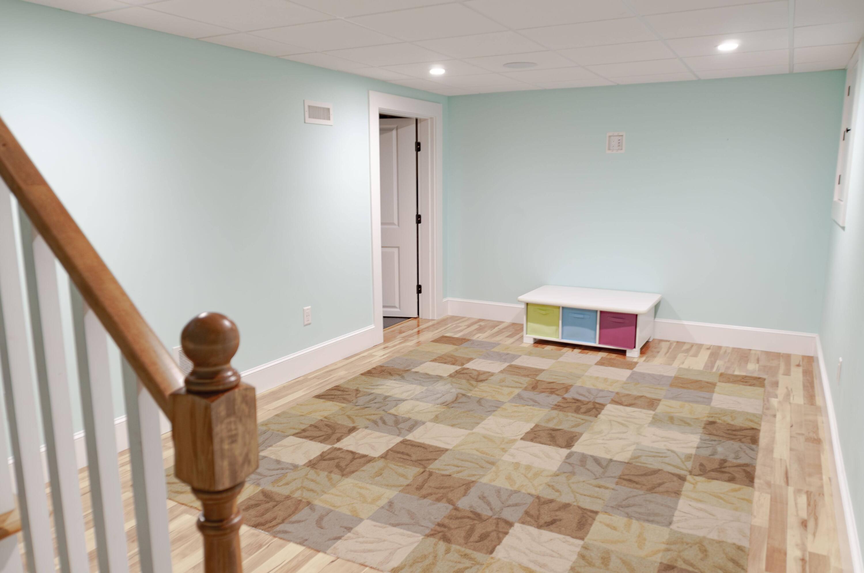 1774 South County Road Osterville, MA 02655 - Photo 61 of 75 a bedroom with a rug and bathroom