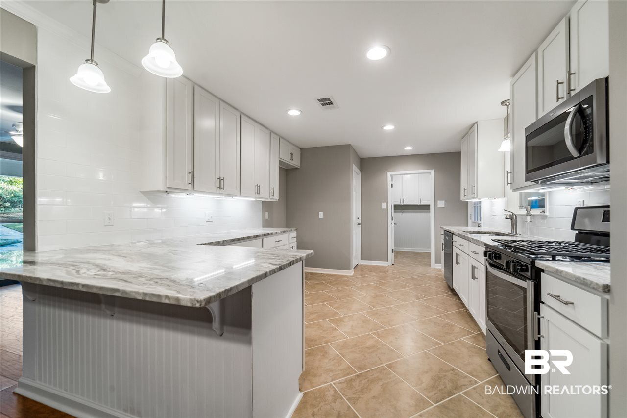 5013 Brookfield Drive North Mobile, AL 36693 - Photo 7 of 19