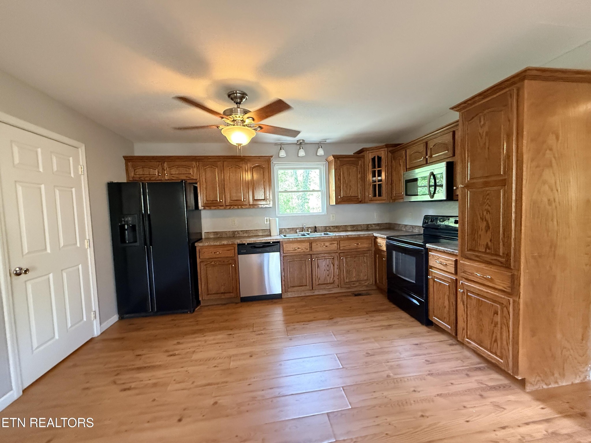 1258 Hensley Road Jamestown, TN 38556 - Photo 10 of 37 Gallery Image 10