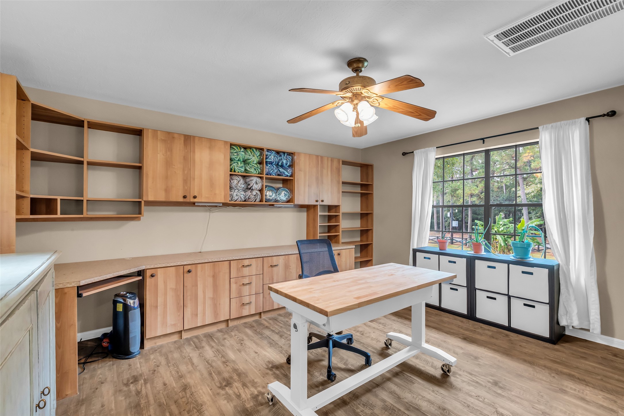 28414 Dobbin-Huffsmith Road Magnolia, TX 77354 - Photo 24 of 39 a view of a kitchen and microwave area