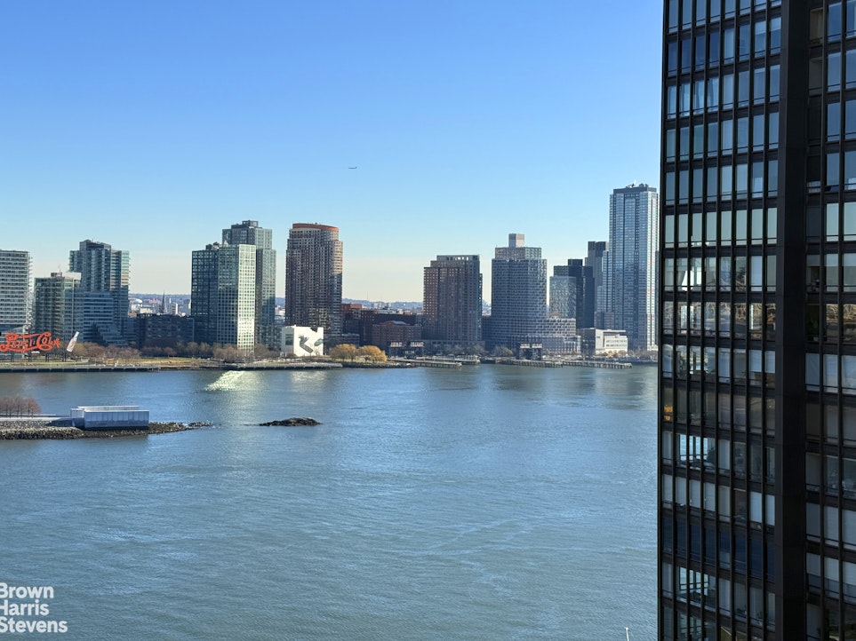 2 Beekman Place, Unit 15/16C Manhattan, NY 10022 - Photo 6 of 18 a view of ocean and city view
