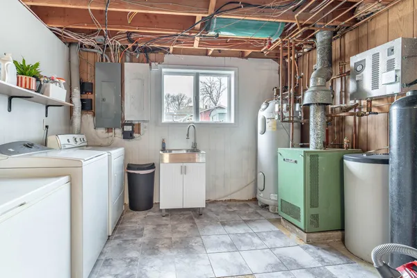 $249,900 | 417 East Division Street, Elbow Lake, MN 56531