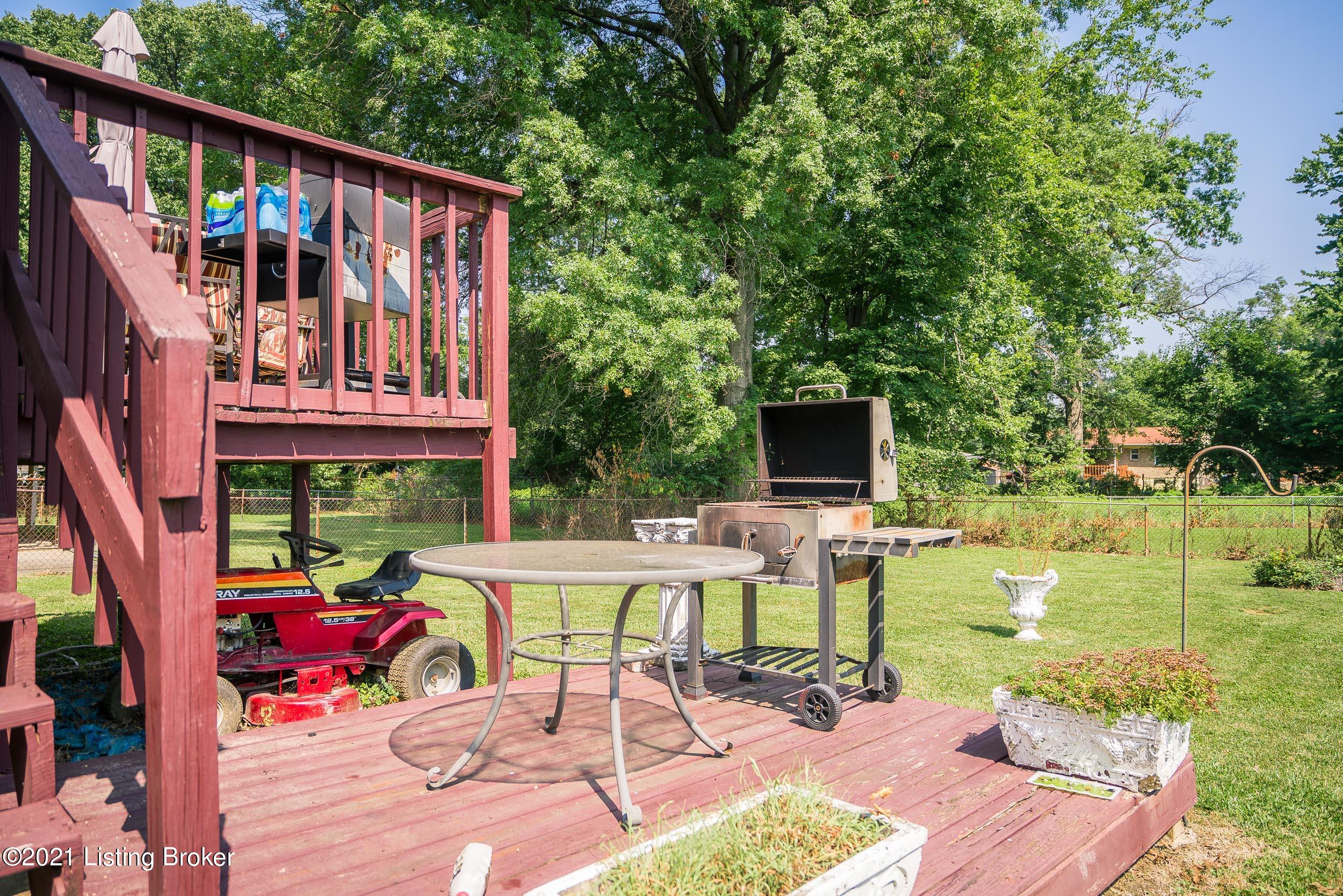 5011 Red Fern Road Louisville, KY 40218 - Photo 36 of 39 5011 Red Fern Rd-09
