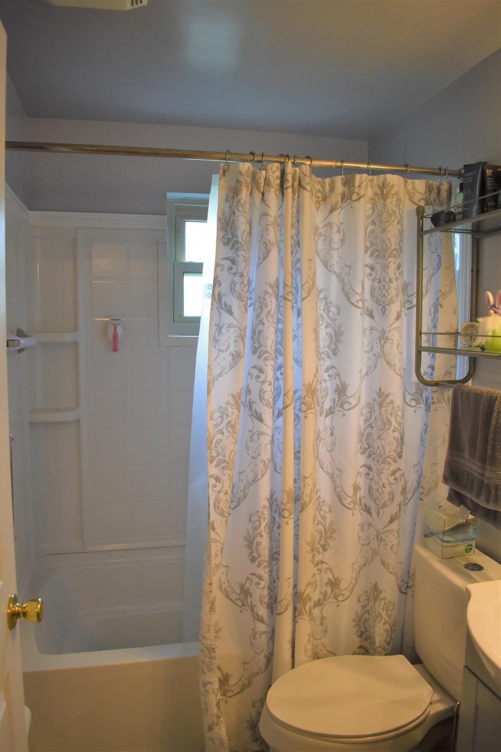 3441 Kleeman Road Cincinnati, OH 45211 - Photo 15 of 32