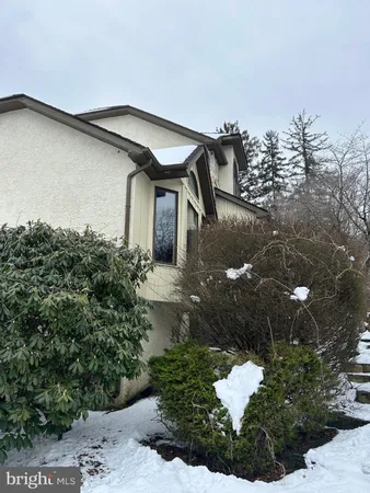 a view of a back yard of the house