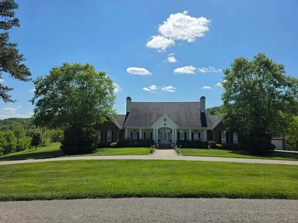 $579,000 | 296 Lakeview Circle, Grayson, KY 41143