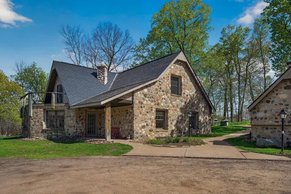 $549,900 | 9340 North Shr Trail North, Forest Lake, MN 55025