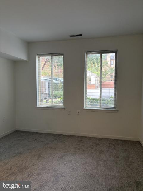 638 South Charles Street, Unit R 19 Baltimore, MD 21230 - Photo 15 of 23 Larger bedroom with full bath