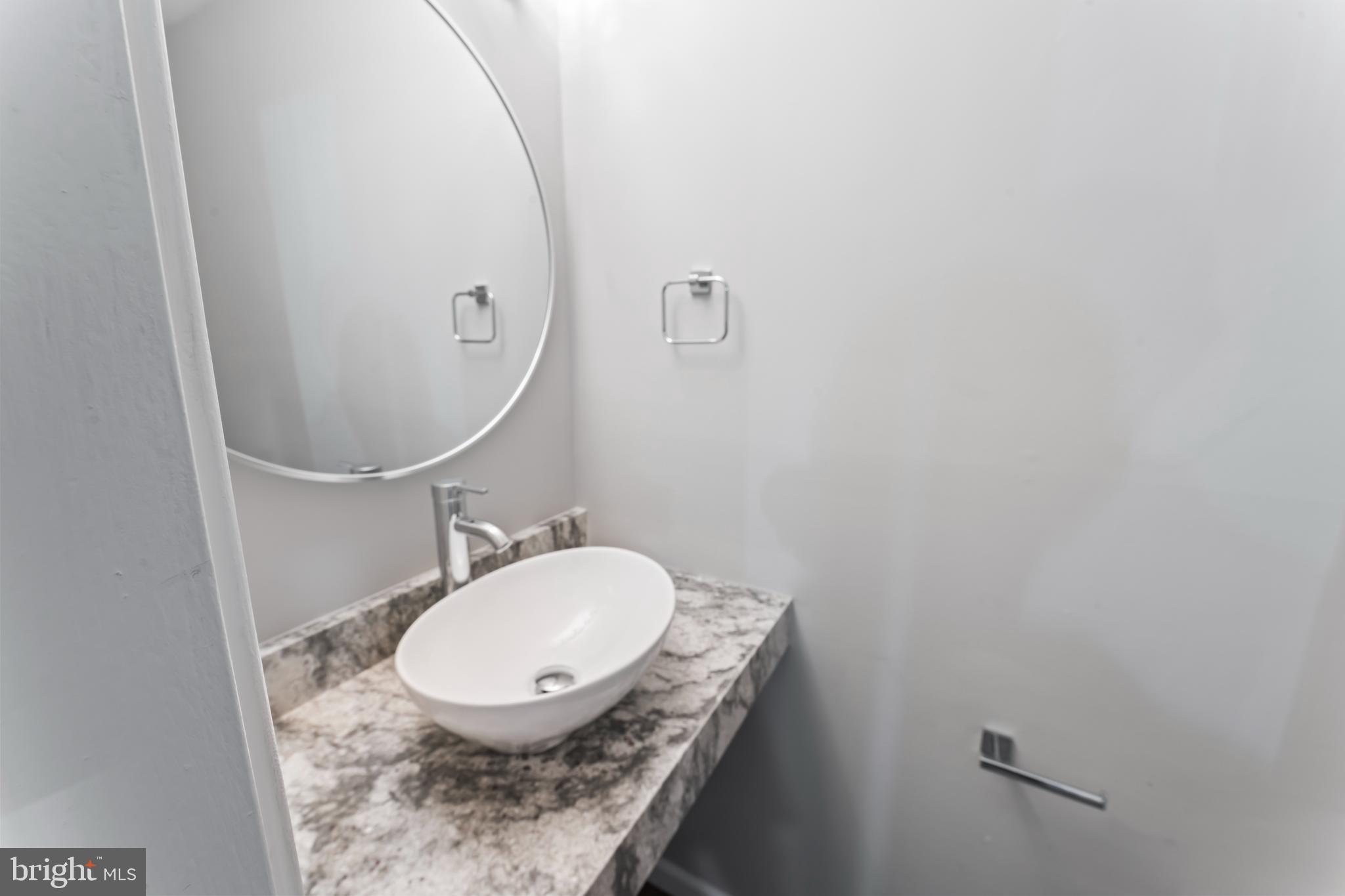 3940 9th Road South Arlington, VA 22204 - Photo 4 of 39 Gallery Image 4