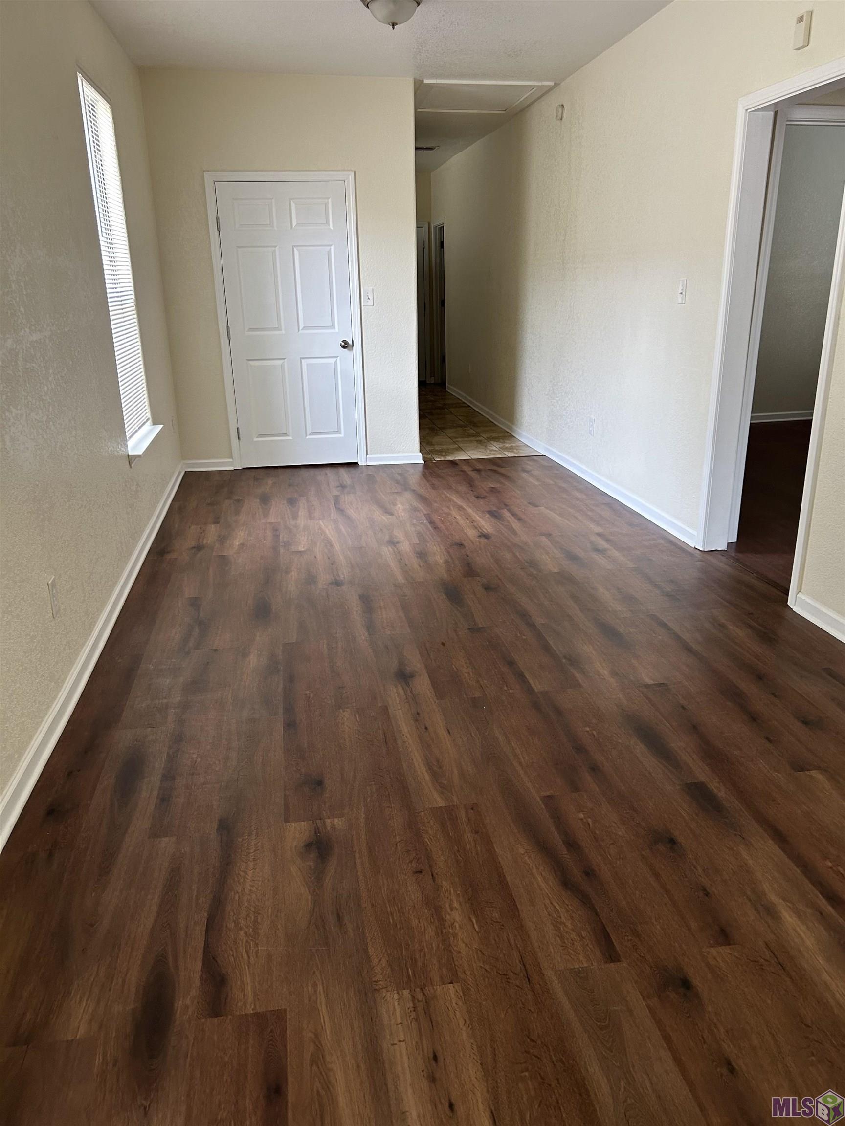 314 Alice Street Baton Rouge, LA 70802 - Photo 8 of 16 Living Room/Dining Room
