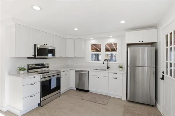 $469,000 | 1960 North Avenue, Burlington, VT 05408